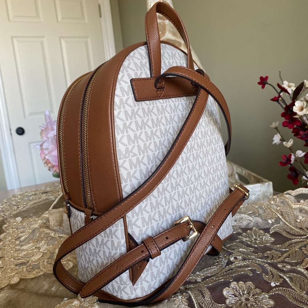 🤎 Michael Kors backpack 🤎 - Picture 6 of 11
